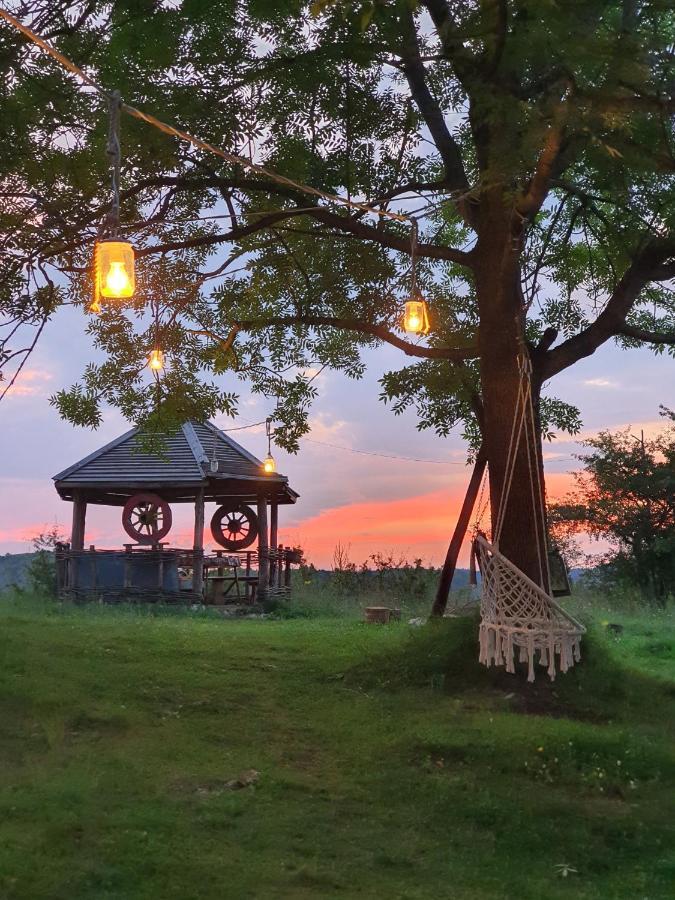 Log Cabin Uvac โนวาวาโรช ภายนอก รูปภาพ