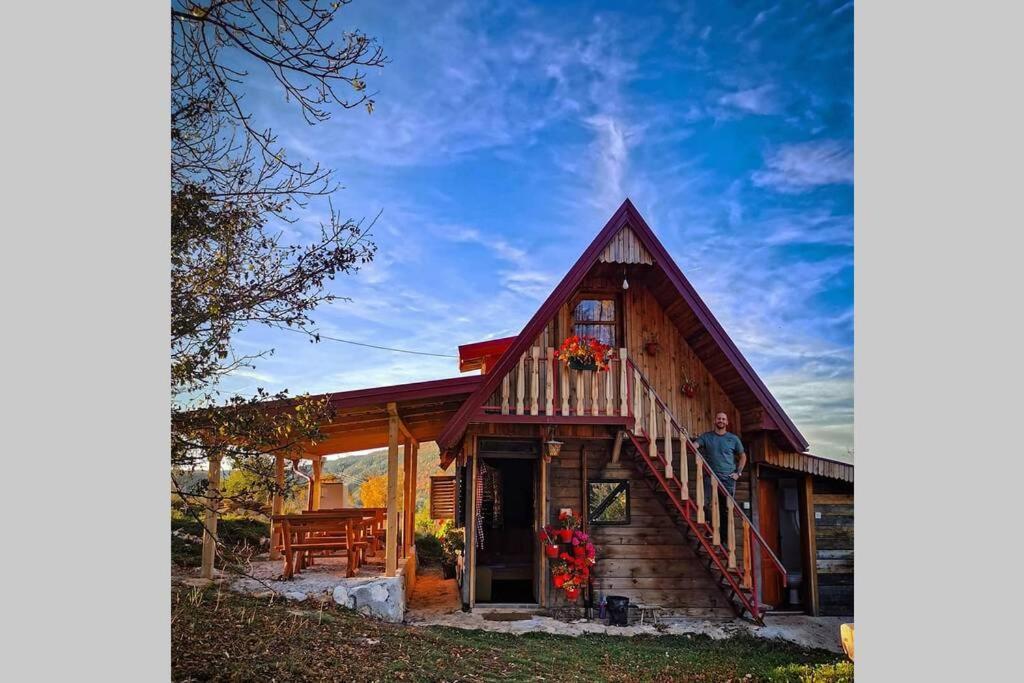Log Cabin Uvac โนวาวาโรช ภายนอก รูปภาพ